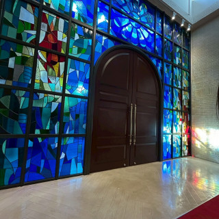 ステンドグラスはこの会場こそでした。