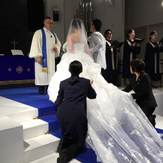 青いからドレスが映える