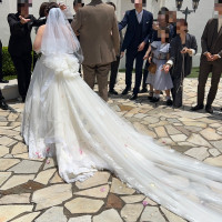 フラワーシャワー
階段も長く新郎新婦をじっくり見れます！