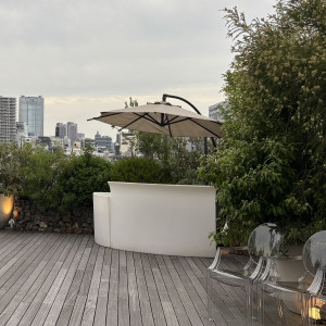 デッキ奥にドリンク提供ゾーン|754443さんのCentral Terrace TOKYO（セントラル テラス トーキョー）の写真(2471741)
