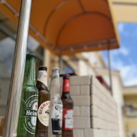 広場にあるゴンドラではお酒が飲めます