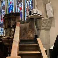 説教台の階段