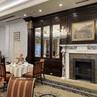 披露宴会場にはおもてなしの気持ちとして暖炉が設置してある