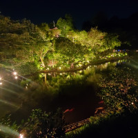 雄大な庭園で、季節折々の景色も楽しめる。
