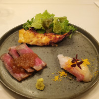 彩りも味もよし、披露宴で温かい食事を取れるのは嬉しい