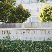 入口、正面です