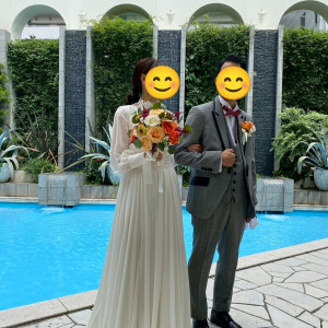 ガーデンでフリータイムの時間を取りゲストと写真撮影しました|754643さんのベイサイド迎賓館（神戸）/テイクアンドギヴ・ニーズウェディングの写真(2473164)