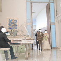 ピアノ演奏はオプションですが、友人が弾いてくれました。