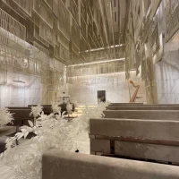 チャペルの写真です。白を基調にしたおしゃれなチャペルでした