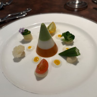 甲殻類アレルギーだったので、お野菜の前菜でした。