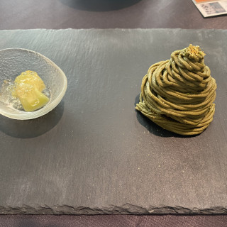 締めのケーキ絶品でした
中にアイスクリームがはいっていました