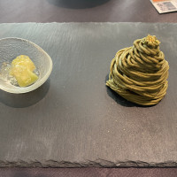 締めのケーキ絶品でした
中にアイスクリームがはいっていました