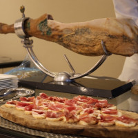 ウェルカムパーティーでの生ハムはゲスト大絶賛でした！