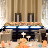 装花はオーダー通りの素敵な配色。