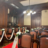 貴賓館建設当時から使われている椅子だそうです