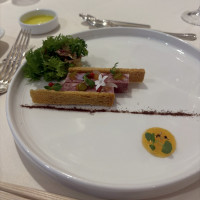 最初に出てきました。