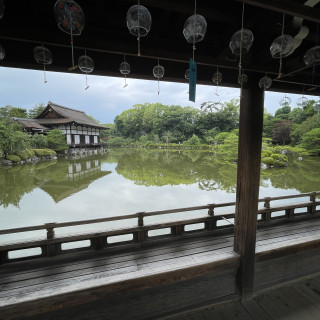 天気が曇りでも鏡池として美しい