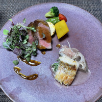 お魚料理の甘鯛と和牛をひとつのプレートで試食