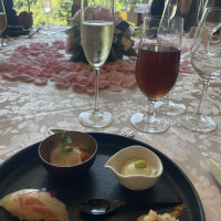 枝豆のムース
真鯛の握り寿司
乾杯のスパークリングワイン