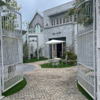 グレーの外観が今っぽくてお洒落な式場です！