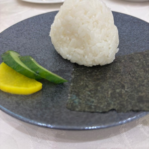 ケーキ入刀の代わりにおにぎりをにぎりました。|757741さんのアルカンシエル横浜 luxemariage（アルカンシエルグループ）の写真(2560329)