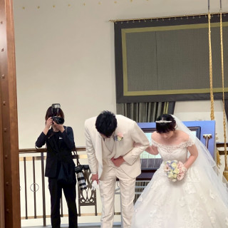 挙式退場シーンです