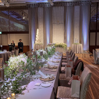 長机が中央にあるオシャレな雰囲気