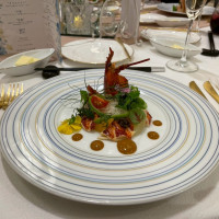 コース料理の前菜です。