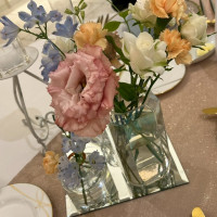 各卓装花