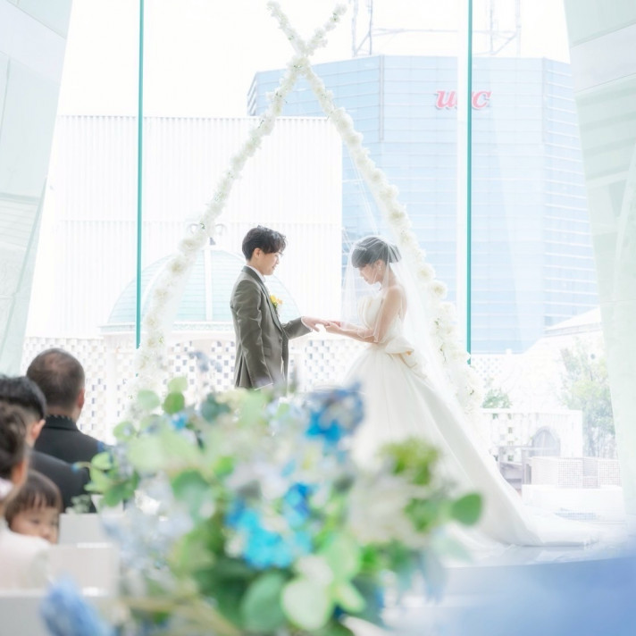 自然光たっぷり入る素敵なチャペルです