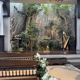 挙式会場
本物の緑と岩