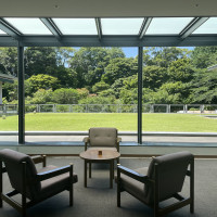 館内に入った途端広がる緑の景色が美しい。