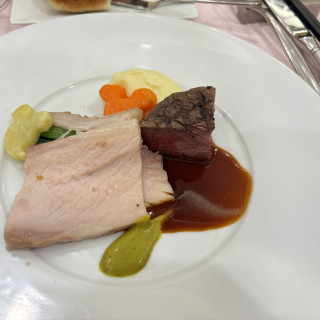 お肉料理、美味しかった♪