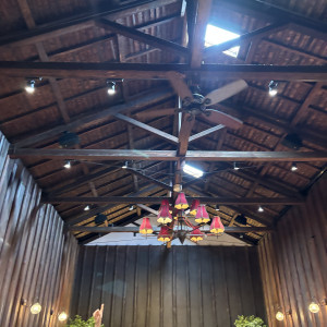 この天井がお気に入り。天井の窓は当時からの造りだそう。|758285さんの萬屋本店 - KAMAKURA HASE est1806 -の写真(2478556)