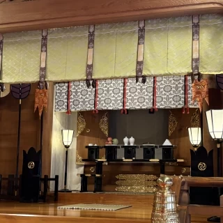 右殿前側
