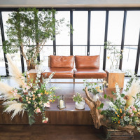 披露宴会場の新郎新婦が座る席