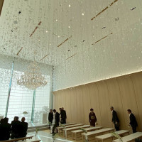 白基調のチャペル