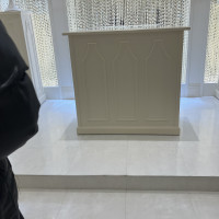 チャペル新婦立ち位置
ドレスを着て立つには狭い