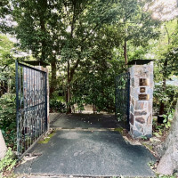 式場の門。