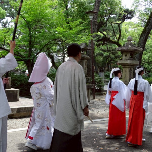 挙式中に参列していた弟が撮影してくれた花嫁行列の写真です。|758495さんの住吉大社の写真(2476643)