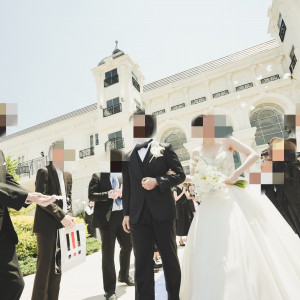 フラワーシャワーの様子です|758707さんのTHE SEASON'S(ザ・シーズンズ)/テイクアンドギヴ・ニーズウェディングの写真(2579672)