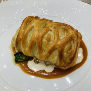 ヒラメのパイ包焼きサクサクパイ|758738さんのアニヴェルセル ヒルズ横浜の写真(2478048)