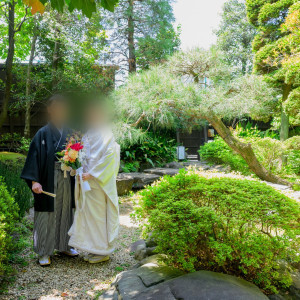 庭園で沢山写真を撮ってもらいました。|758836さんの～明治二年創業～　丹徳庭園ウエディングの写真(2483296)