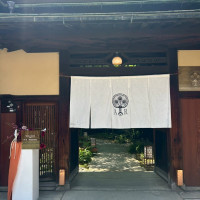 入り口の東門