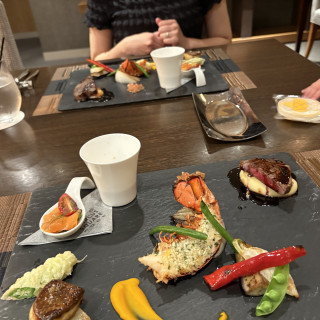 シェフが目の前で仕上げ作業をしてくださった。とにかく全て美味