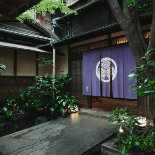 河文といえばこの暖簾