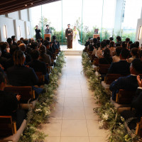 木と緑と空があって披露宴会場とは違った雰囲気になれます