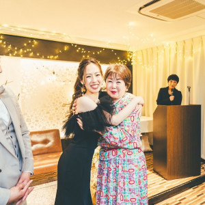 親子ショット|759062さんのWedding Space Lover’s Mahalo（ラバーズ マハロ）の写真(2480121)