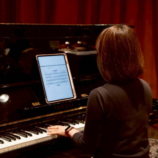 披露宴でピアノの演奏をお願いしました。