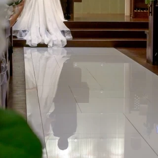 落ち着いた雰囲気のチャペルです。